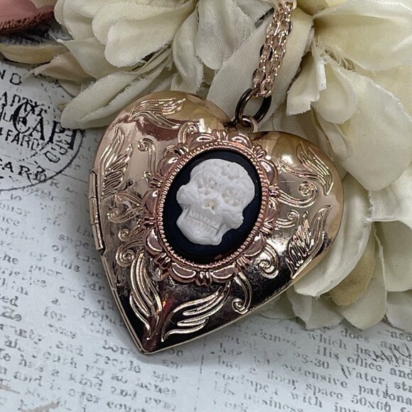 Sugar Skull Gothic Demon Mom Wife Christmas Rose Gold Heart Locket Anniversary - Picture 5 of 13
